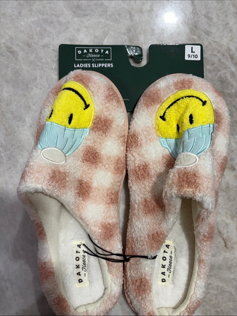 Dakota Pink Plaid Smiley Face Plush Slippers, Women’s Large, size 9/10